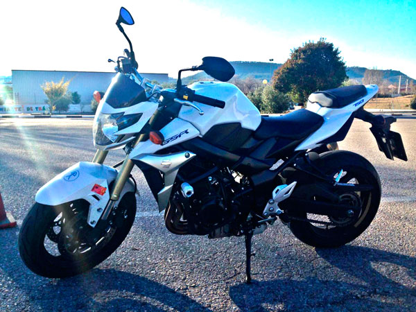 Autoescuela-Fuente-el-Saz-moto-A-1.jpg
